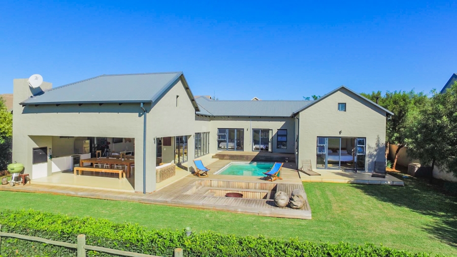 5 Bedroom Property for Sale in The Coves North West